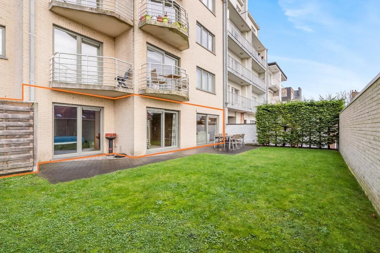 הקונטקטים של Luxury Apartment With Garden Close To The Beach